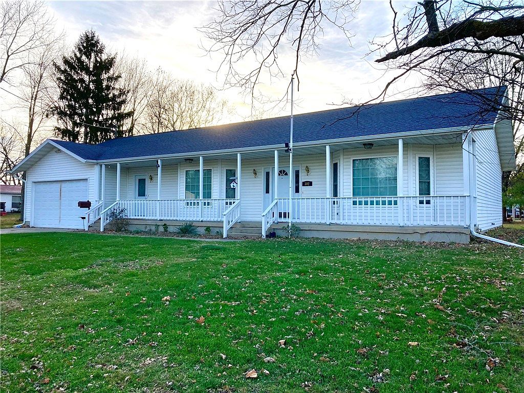 302 S Spruce St, Stewardson, IL 62463 Zillow