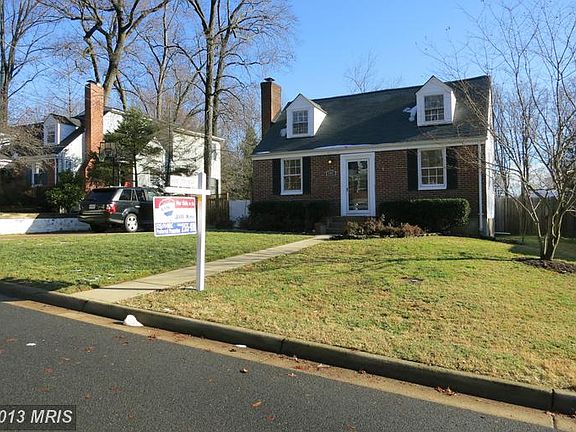 2nd image of 2905 Rose Pl