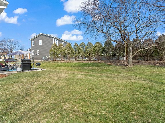 3rd image of 4085 N Parkside Dr