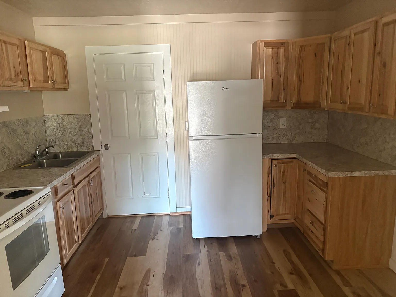 1 bed, $900 — Photo 1
