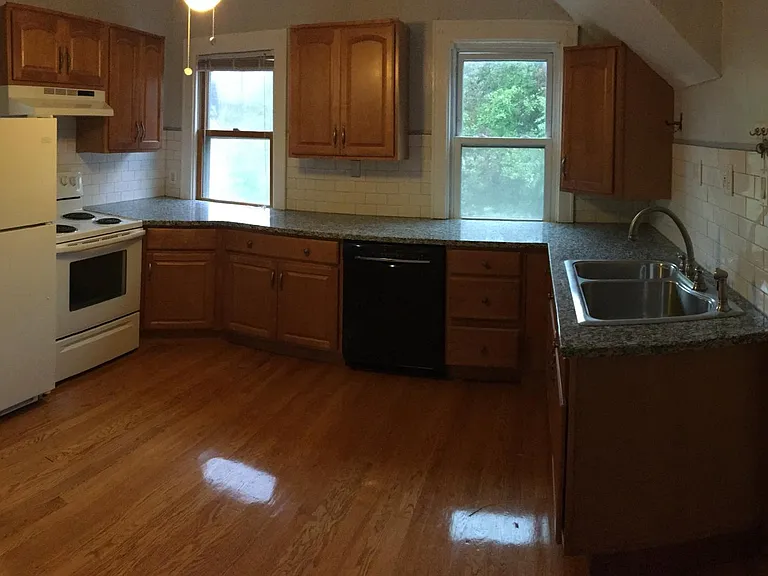 3 York Rd #2 — Photo 2