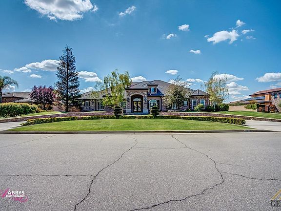 4th image of 17439 Legend Oaks Ln