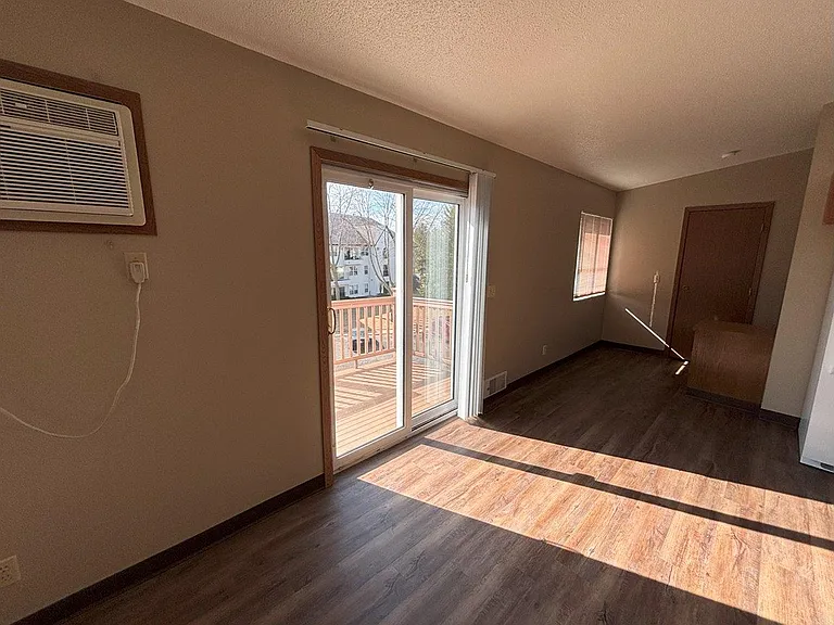 Heritage Apartments — Photo 14