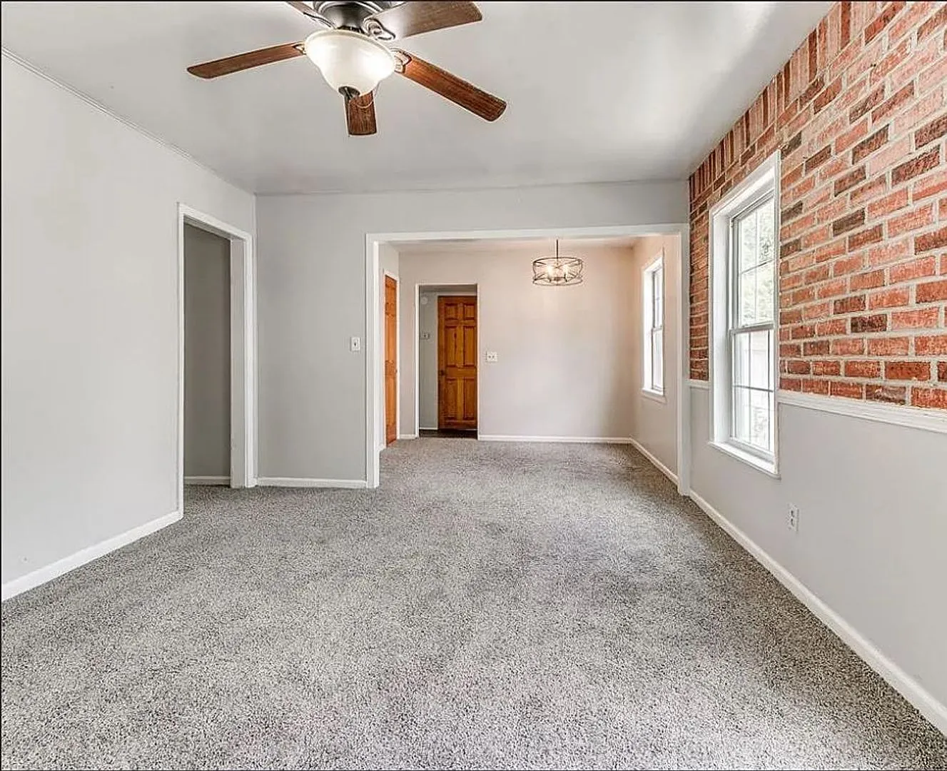 Charming & Refreshed 4 Bed / 1 Bath Home in Midwest City $1,450/mo — Photo 2