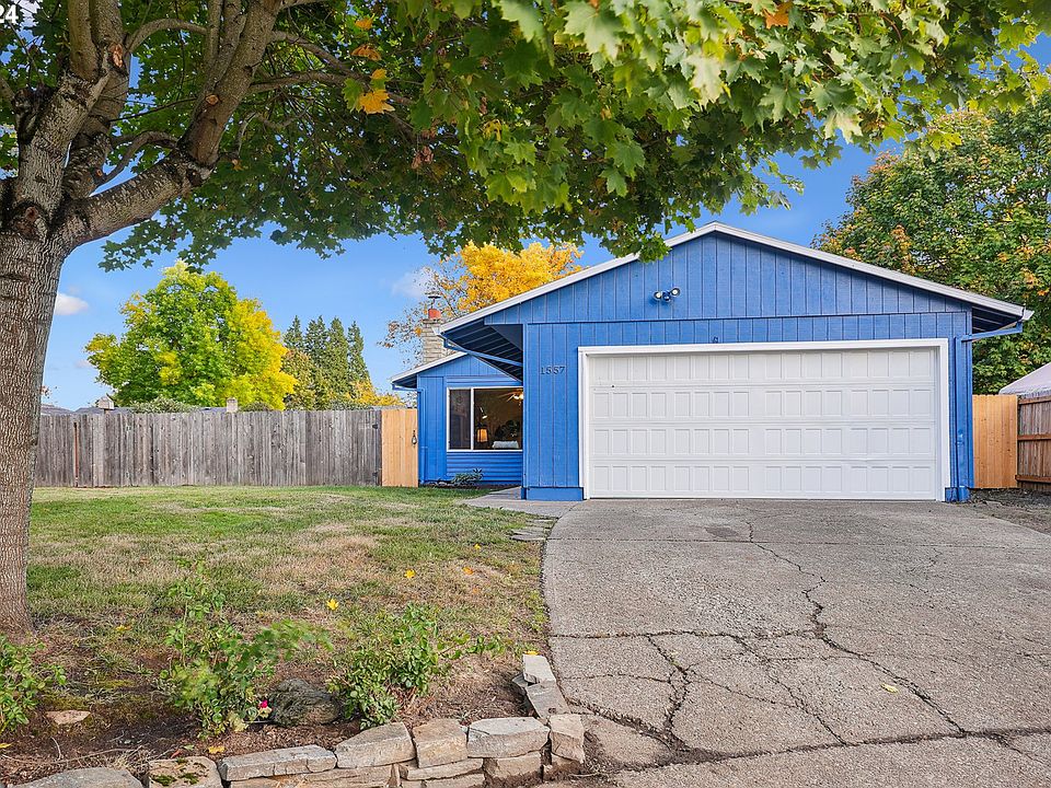 1st image of 1557 NE Karen Ct