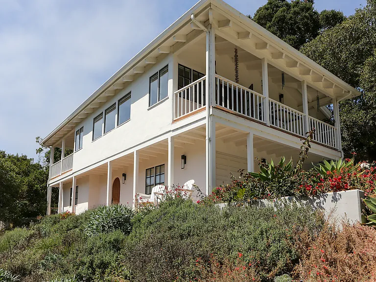 Atherton Dr — Photo 17