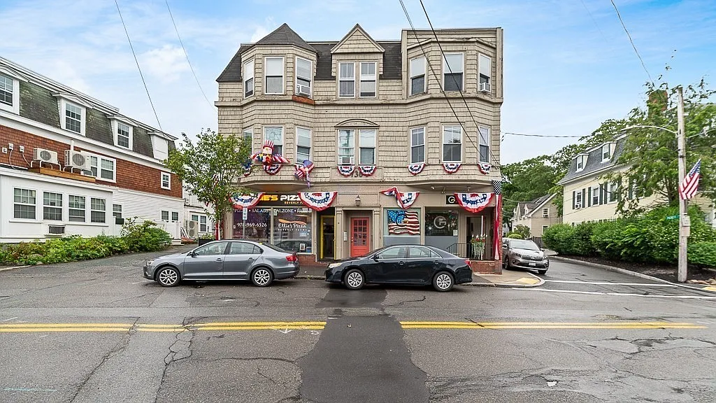 2 bed, 1.0 bath, 1000 sqft, $2,600 — Photo 1