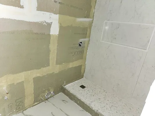 Bathroom, photo 1