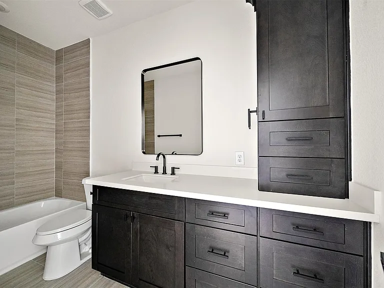 2722 Nagle St — Photo 25