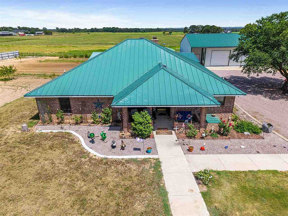 1st image of 2776 Lark Rd