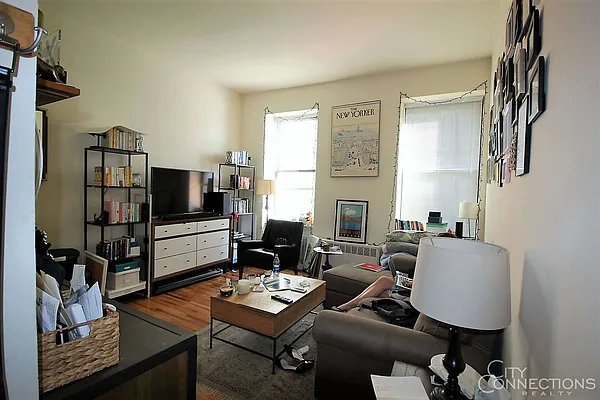 Rented by City Connections Realty | media 17