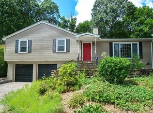 11 Hazelwood Rd, Worcester, MA 01609