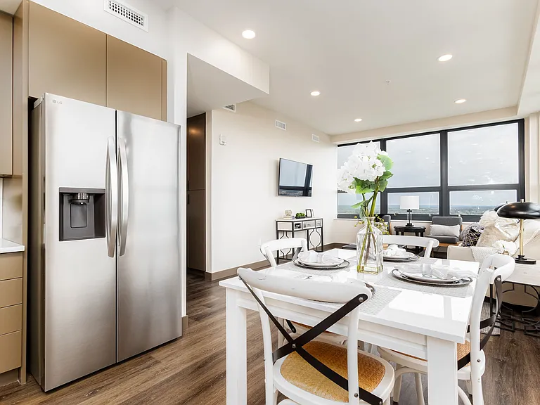 Liberty Tower Residences — Photo 9