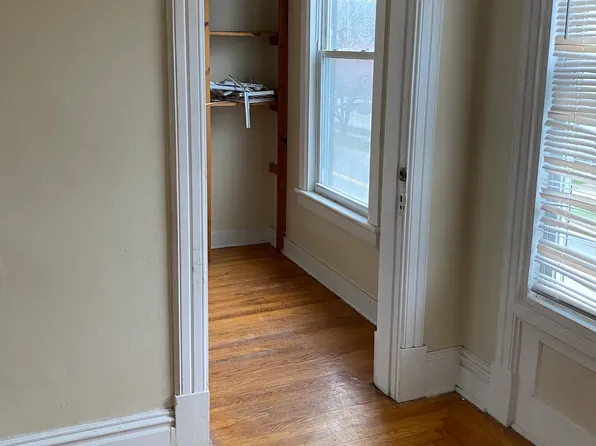 635 5th Ave, Troy, NY 12182