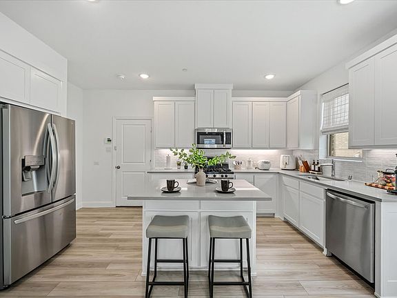 4th image of 2622 Settlers Pl