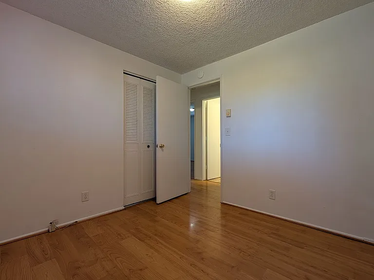1320 Candlelight Dr — Photo 12