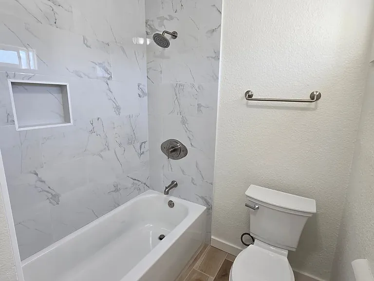 9 Memorial Ave #A — Photo 3