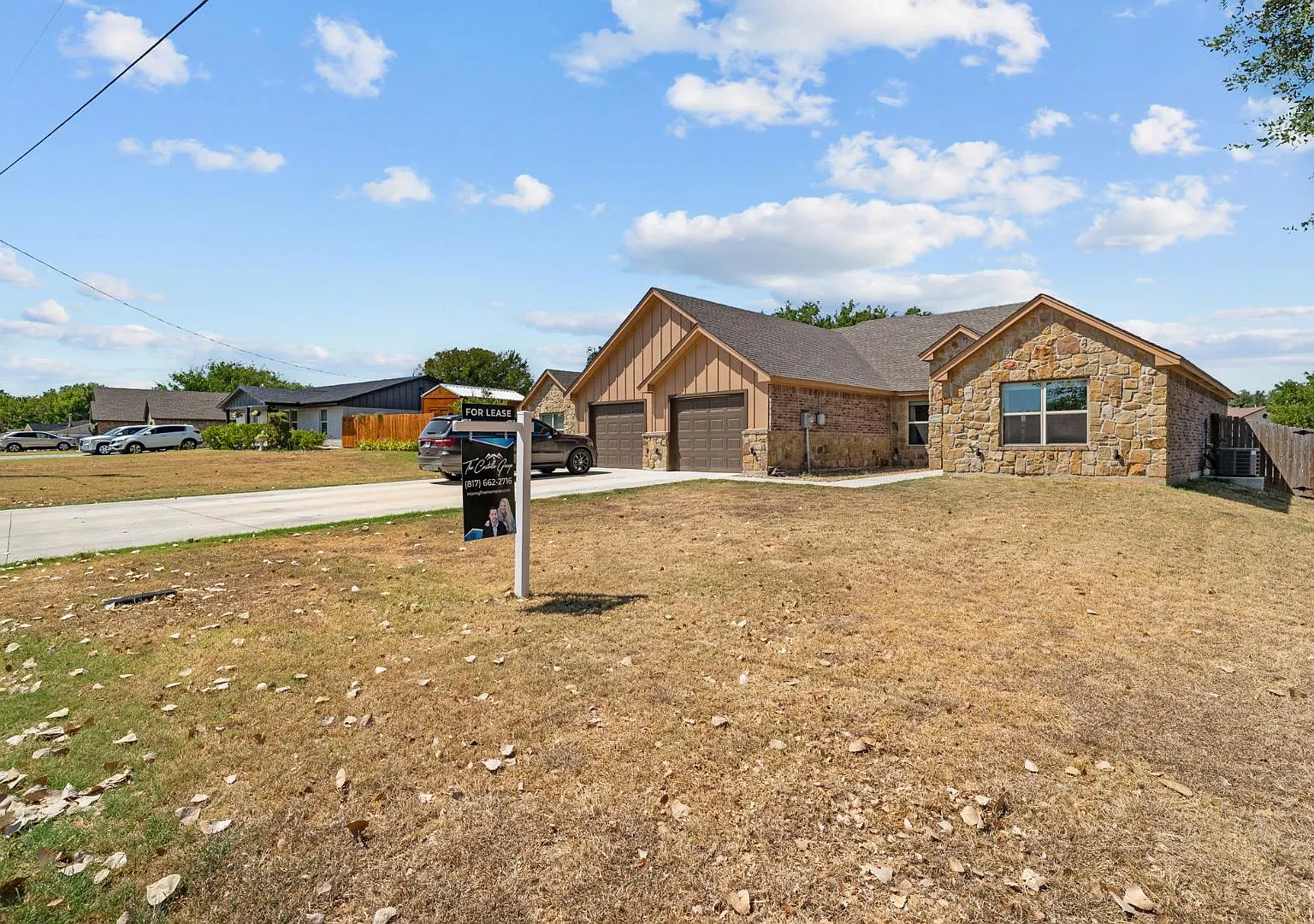 220 St Charles Dr - B — Photo 2