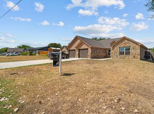 220 Saint Charles Dr #B, Springtown, TX 76082