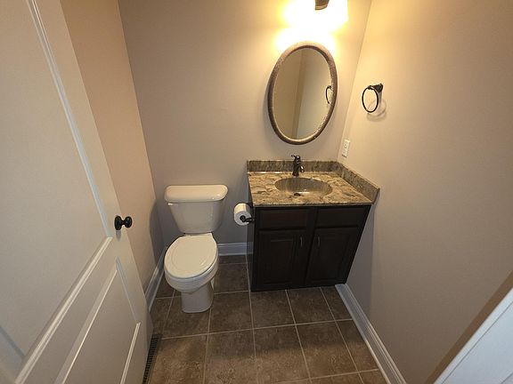 4th image of 248 Woodbrook Rd