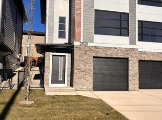 2520 21st Ave SW, Calgary, AB T3E0H3