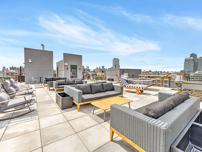 186 N 6th St #208 — Photo 29