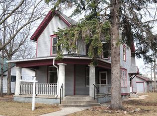 206 Carroll St, Waukesha, WI 53186