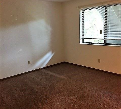 4th image of 109 N 74th St APT 10