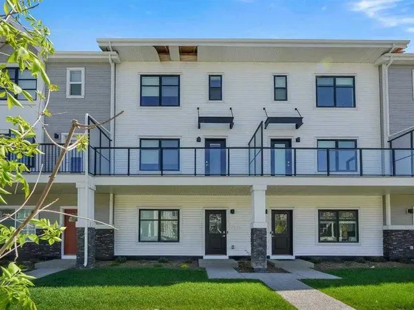 693 N Savanna Blvd NE, Calgary, AB T3J 0Z1