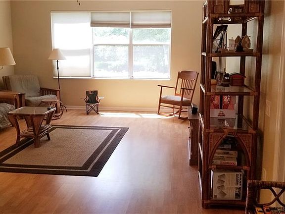 3rd image of 6071 Lake Pointe Dr APT 505