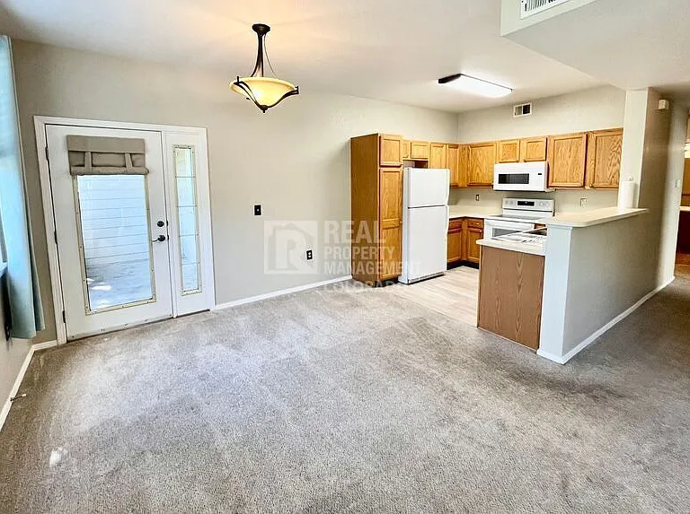 3002 W Elizabeth St #11B — Photo 5