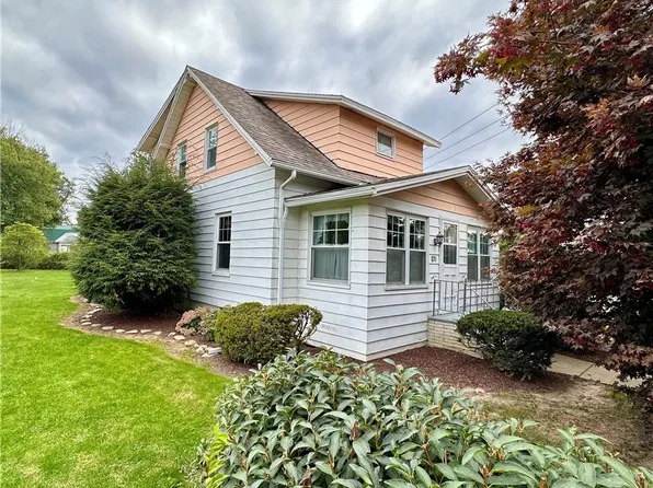 375 Lake Shore Dr E, Dunkirk, NY 14048