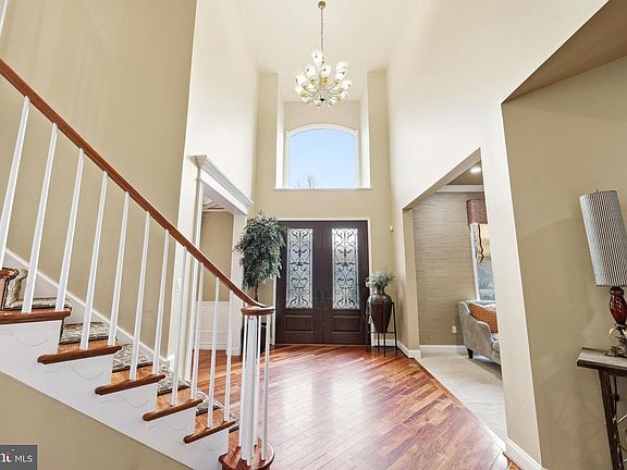 3rd image of 41 Galloping Hill Rd