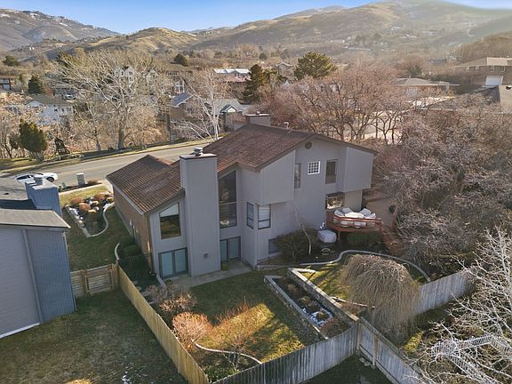5th image of 742 Chelsea Dr
