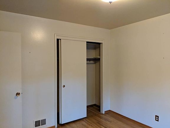 3rd image of 14160 Victor Pl