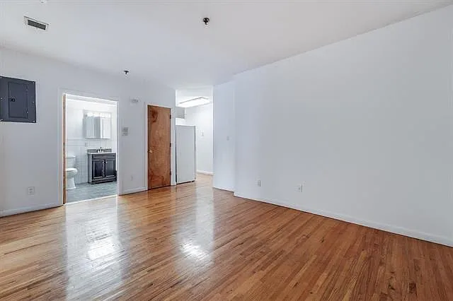 202 Grand St #6B — Photo 8
