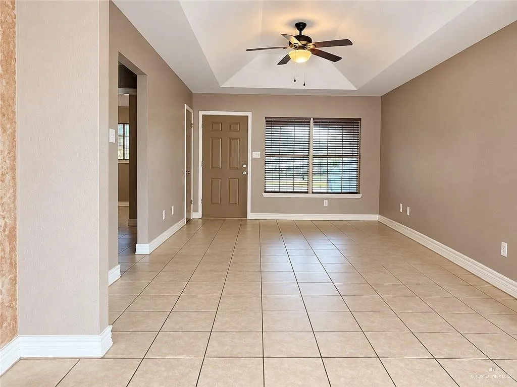 2 bed, 2.0 bath, 963 sqft, $950 — Photo 2