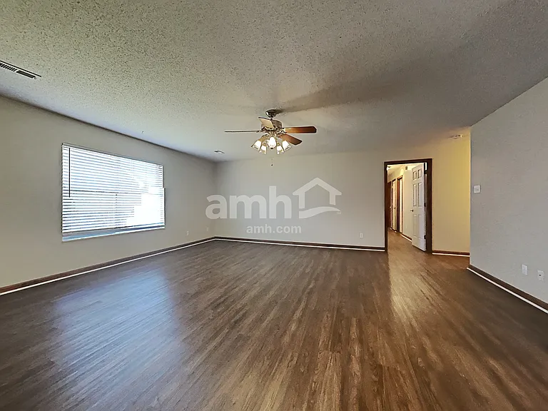 2303 Sir Edward Ln — Photo 8