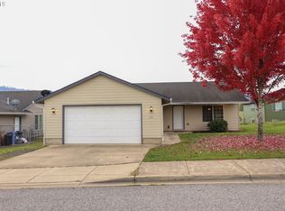 173 NE Rose Ridge Dr, Winston, OR 97496