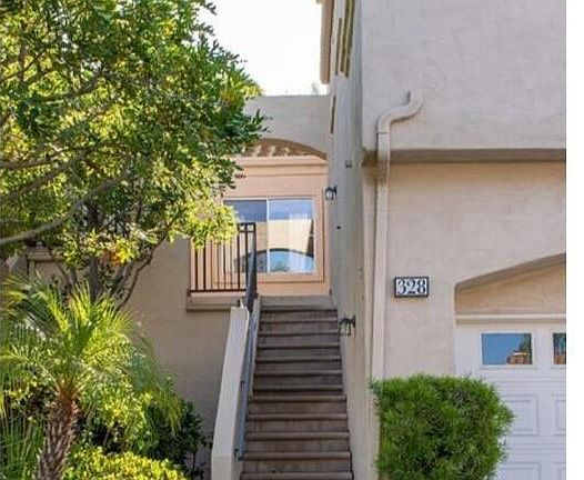 4th image of 328 S San Vicente Ln