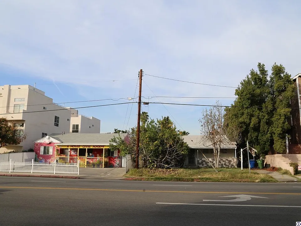 Building Photo 4