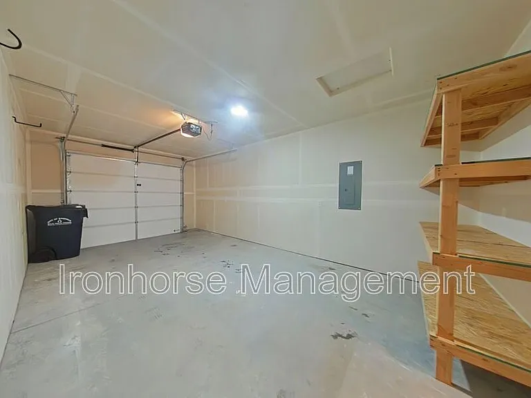 320 Meriwether Ave — Photo 12