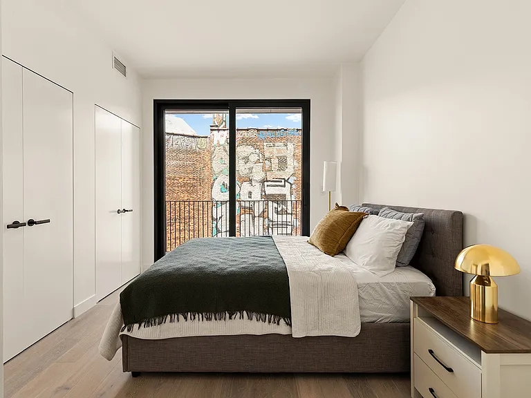11 Essex St #4 — Photo 9