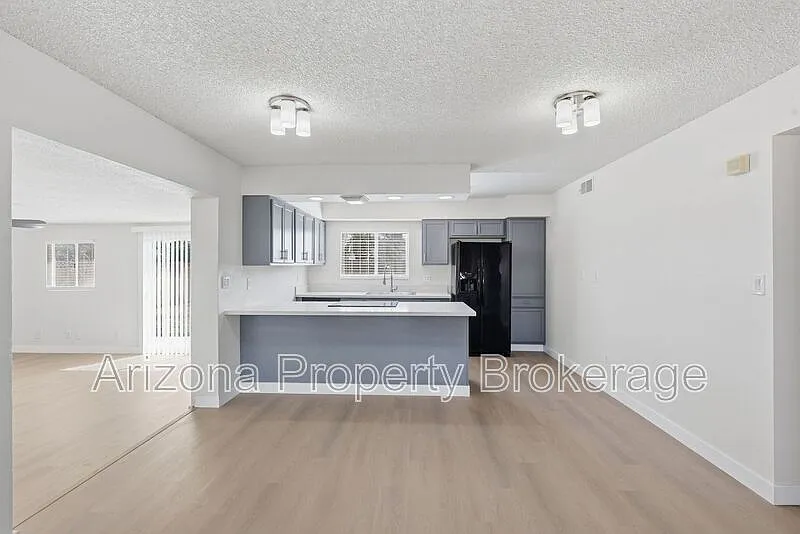 3 bed, 2.0 bath, 1697 sqft, $2,595 — Photo 3