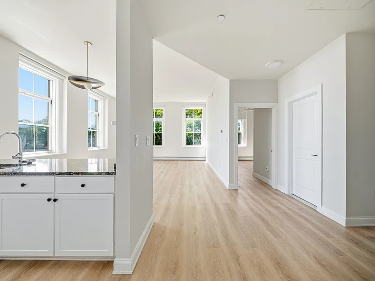 145 Glenwood St #304 — Photo 21