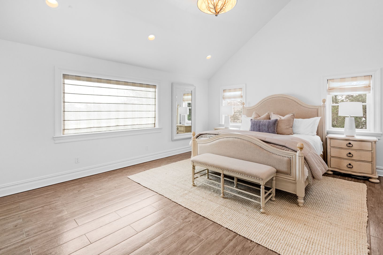  primary en-suite with king bed