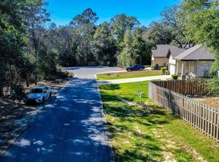 63 Jakes Way, Freeport, FL 32439