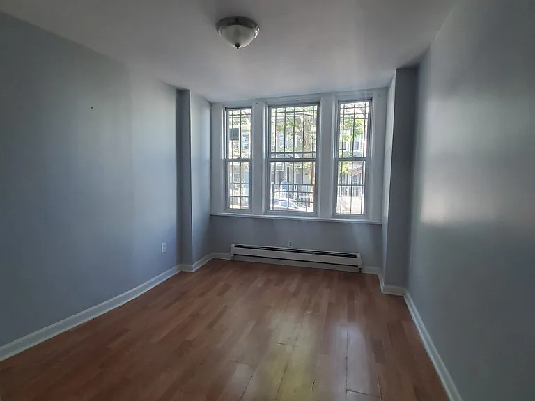 117 Grant Ave #1L — Photo 5