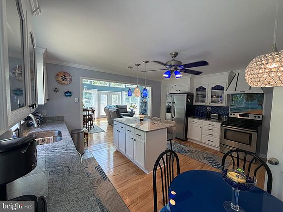 4th image of 303 Kaolin Spring Ln