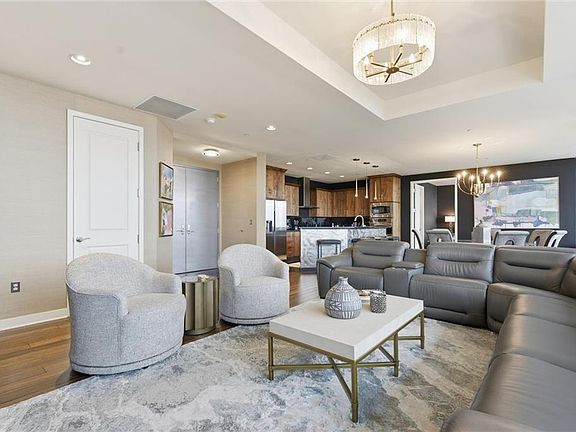 4th image of 700 W 31st St Suite 1502